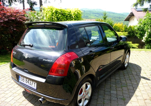 Suzuki Swift cena 13900 przebieg: 211000, rok produkcji 2005 z Jelcz-Laskowice małe 407